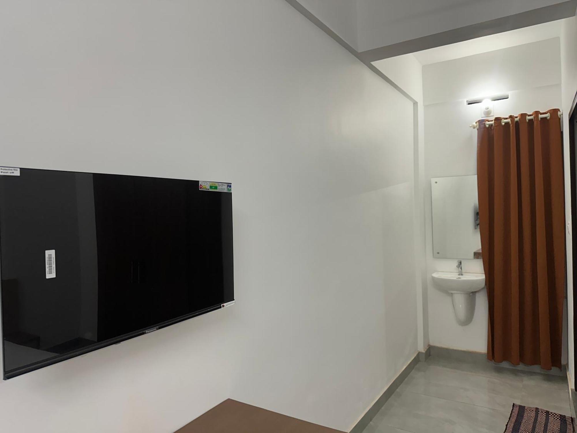 Jayalakshmi Residency Hotell Vaduvanchal Eksteriør bilde