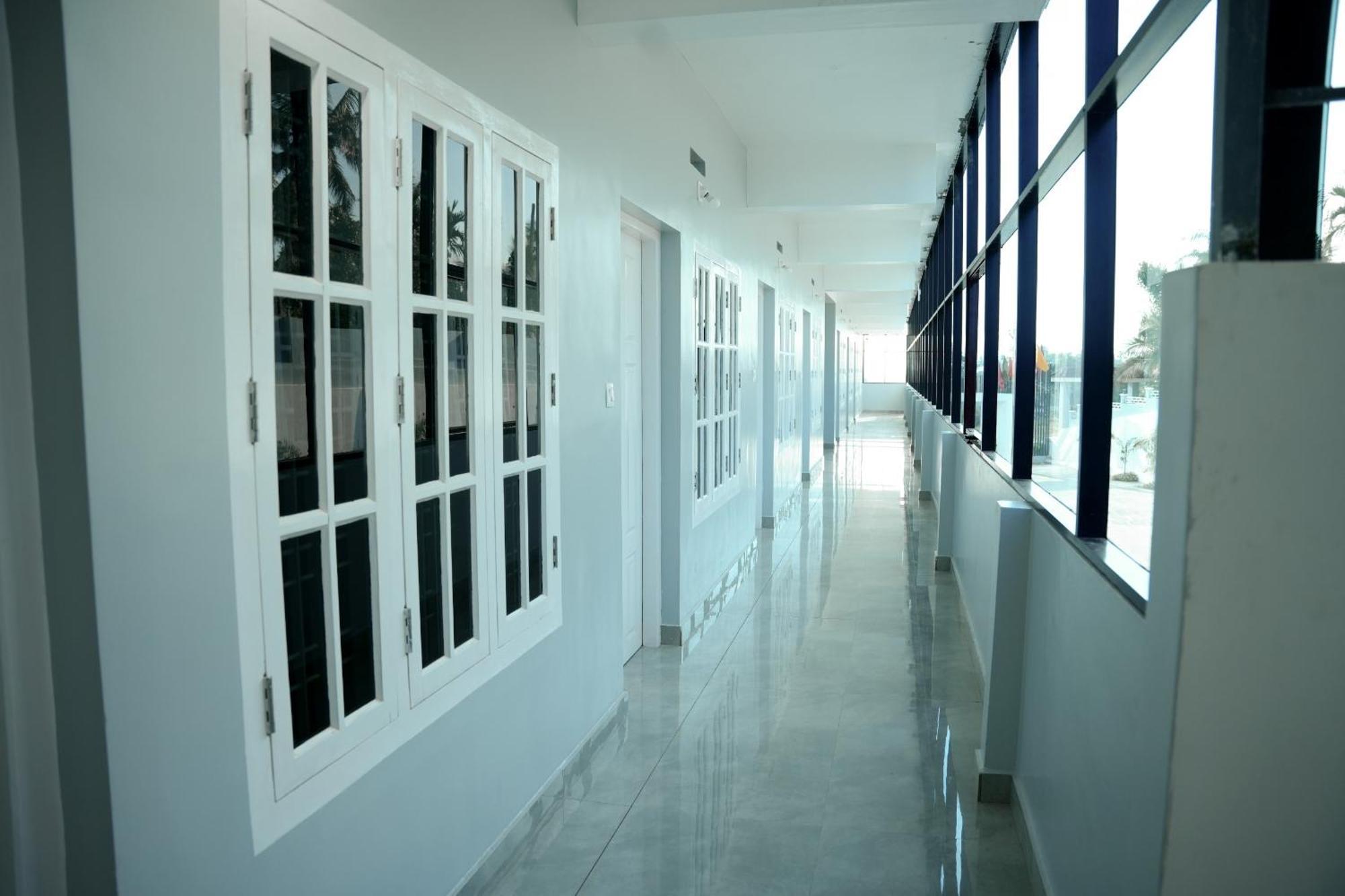 Jayalakshmi Residency Hotell Vaduvanchal Eksteriør bilde