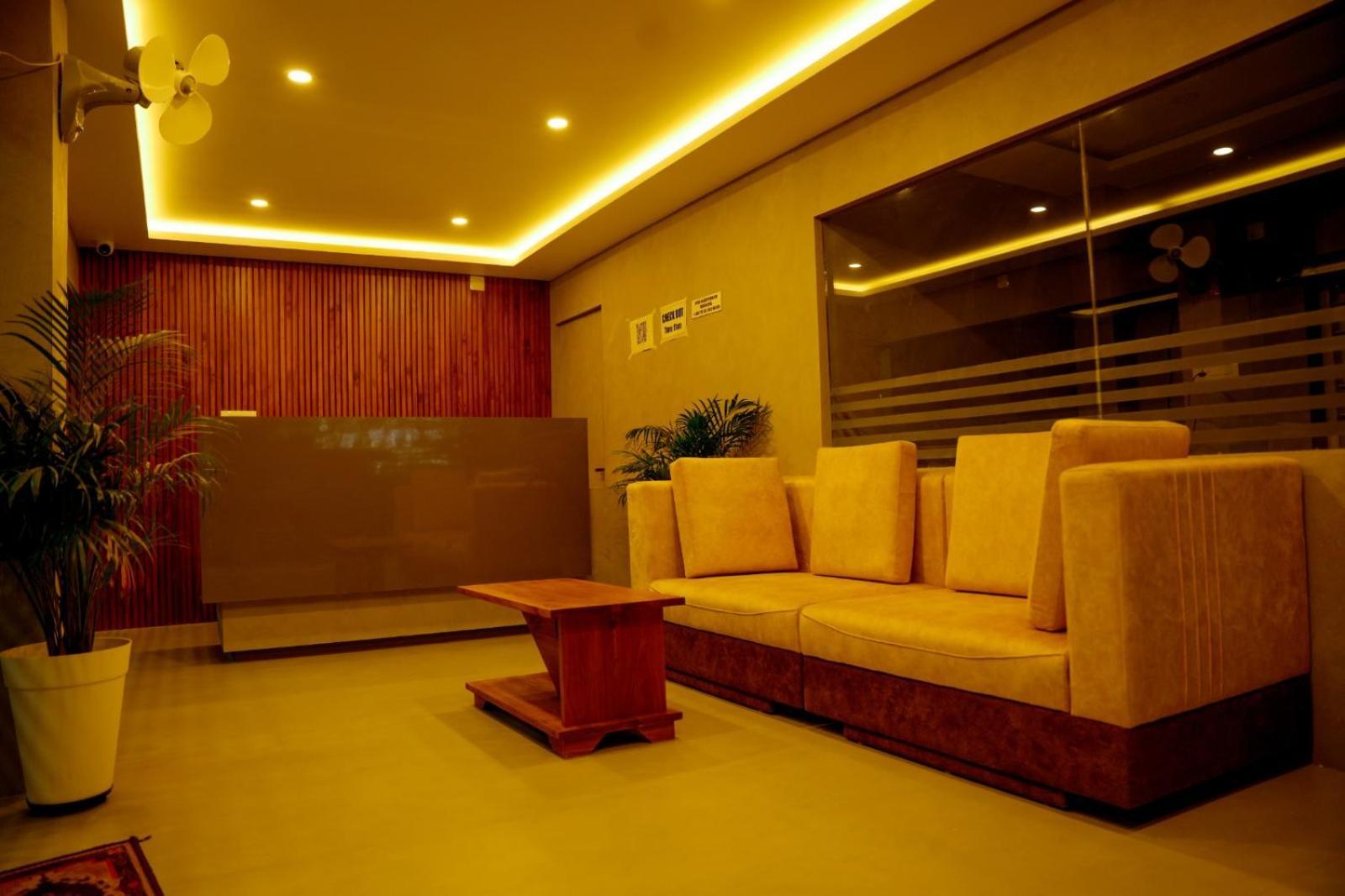 Jayalakshmi Residency Hotell Vaduvanchal Eksteriør bilde